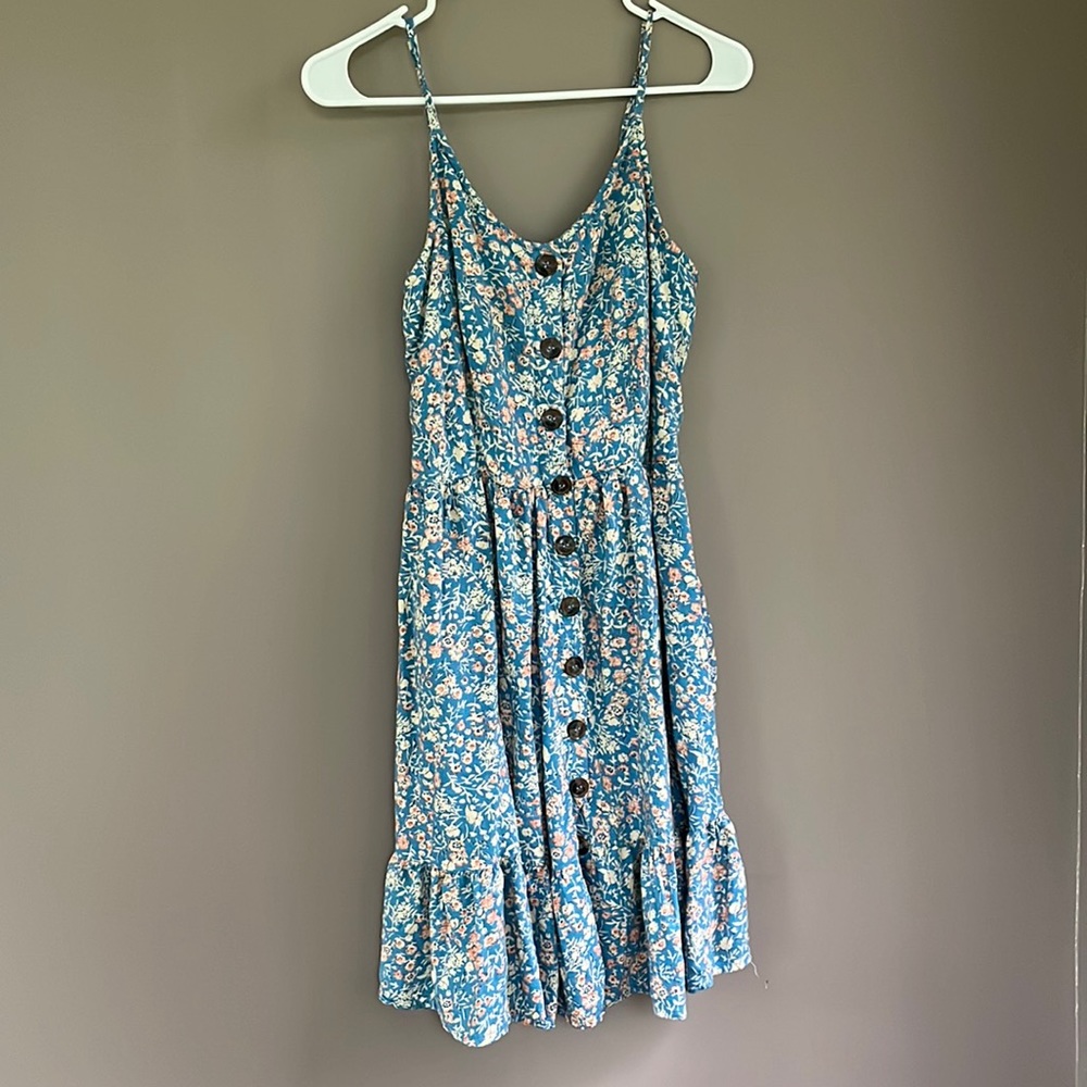 Cute Flowey summer dress worn once